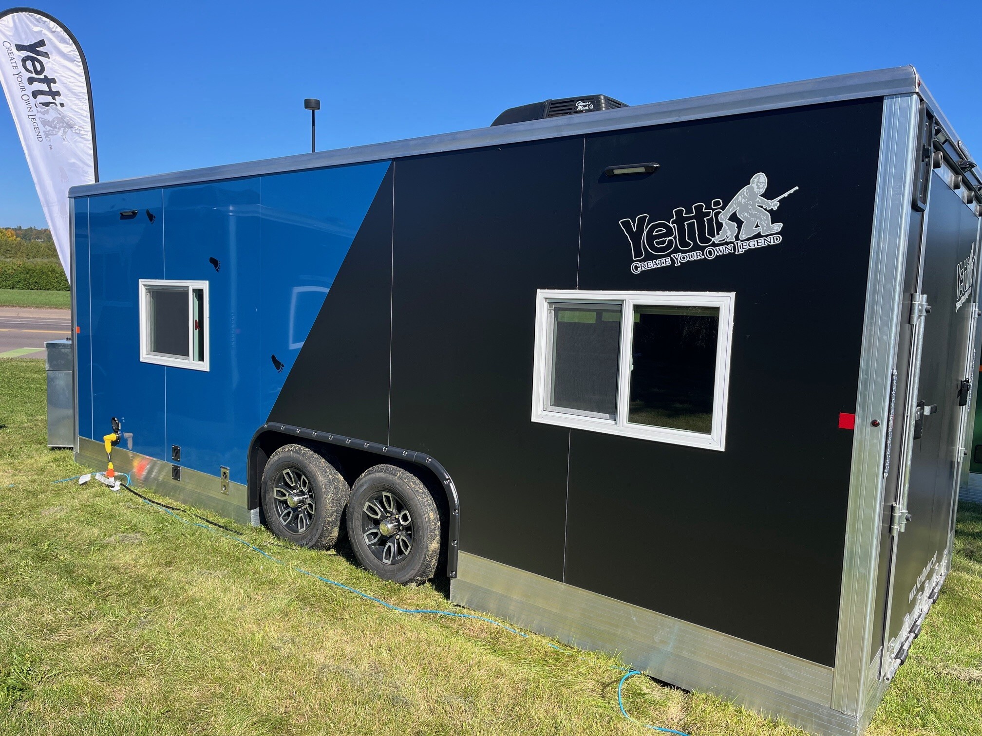 01 Yetti T821-PRKB Traxx Edition