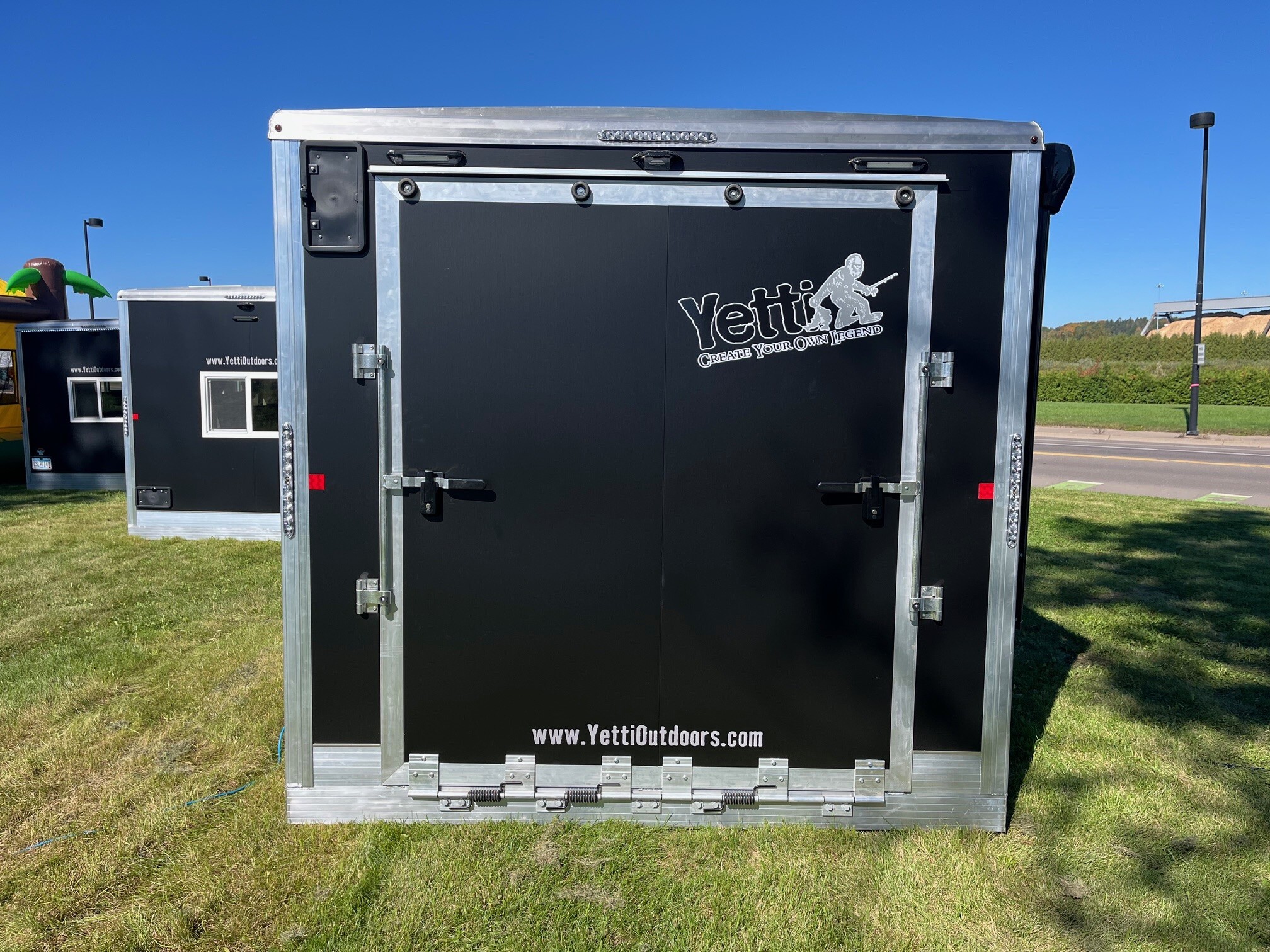 02 Yetti T821-PRKB Traxx Edition