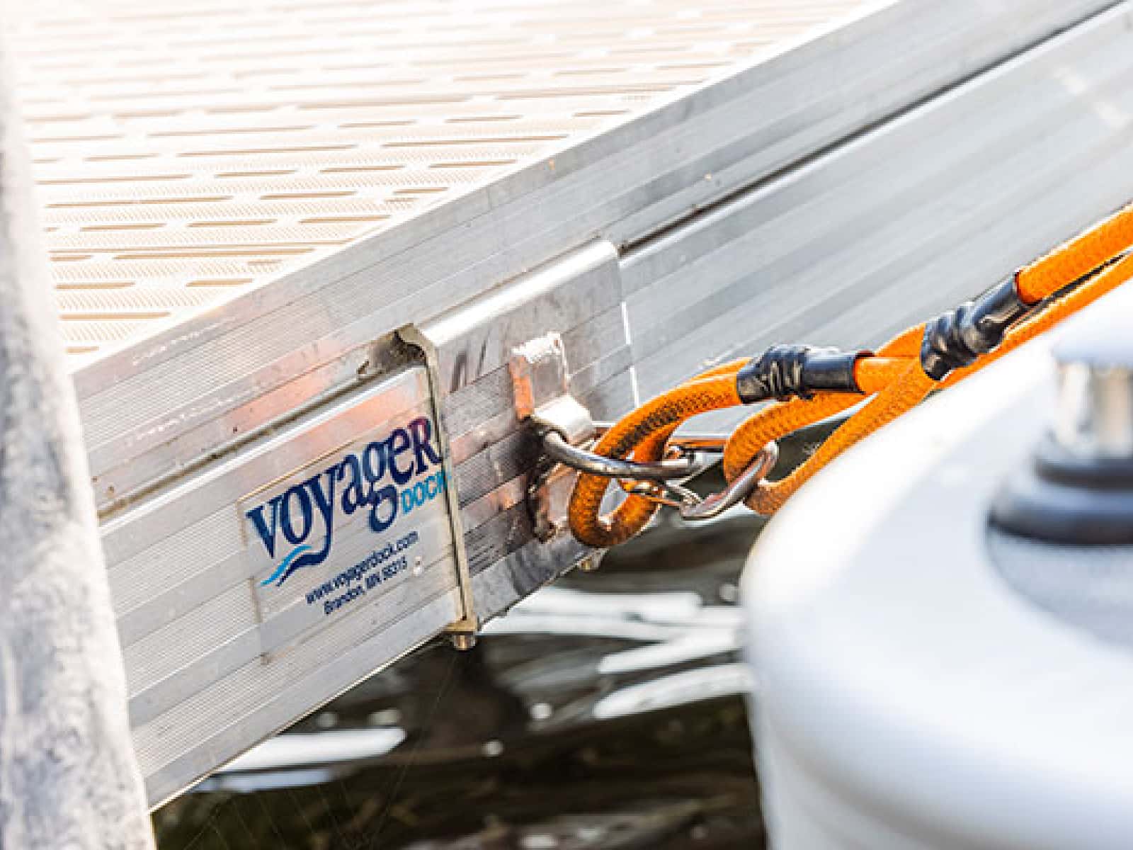 boat-lock-800x600